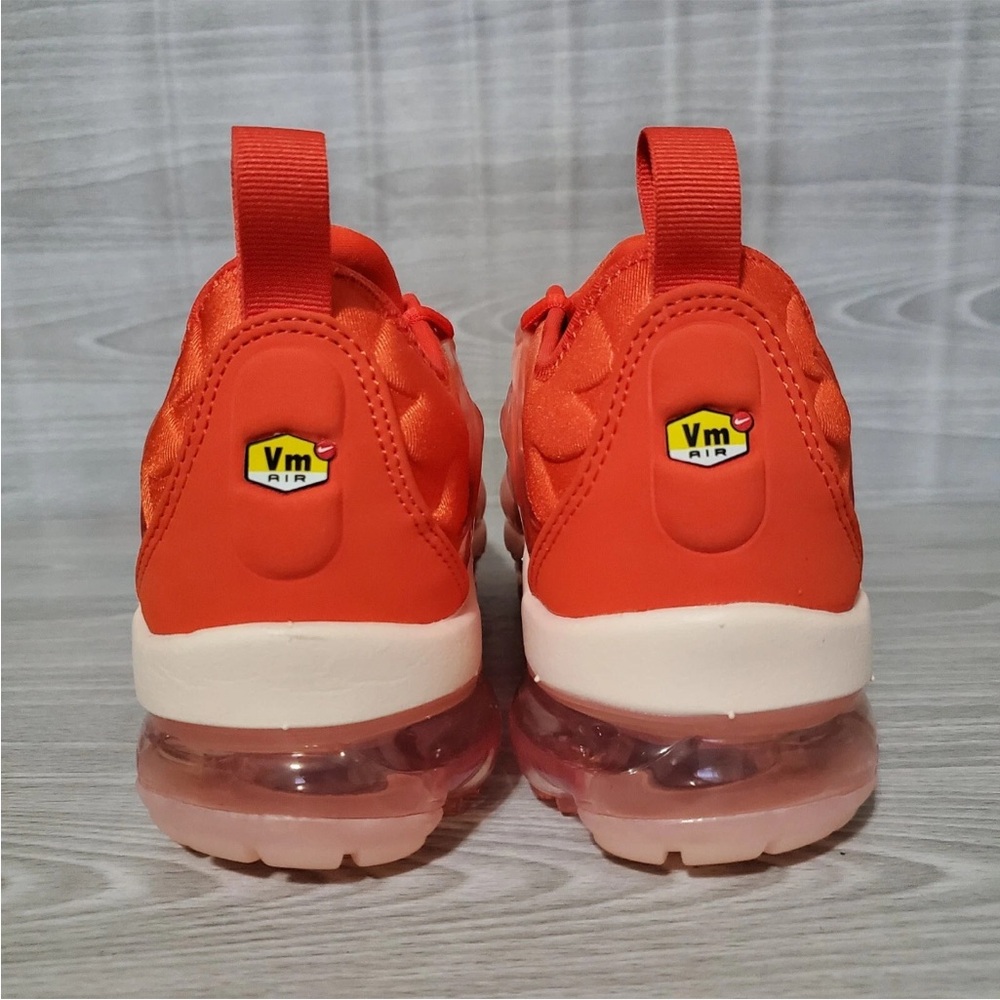 Women’s Nike Vapormax Plus Guava Ice Rush Orange Shoes Brand New With Box - Picture 8 of 14